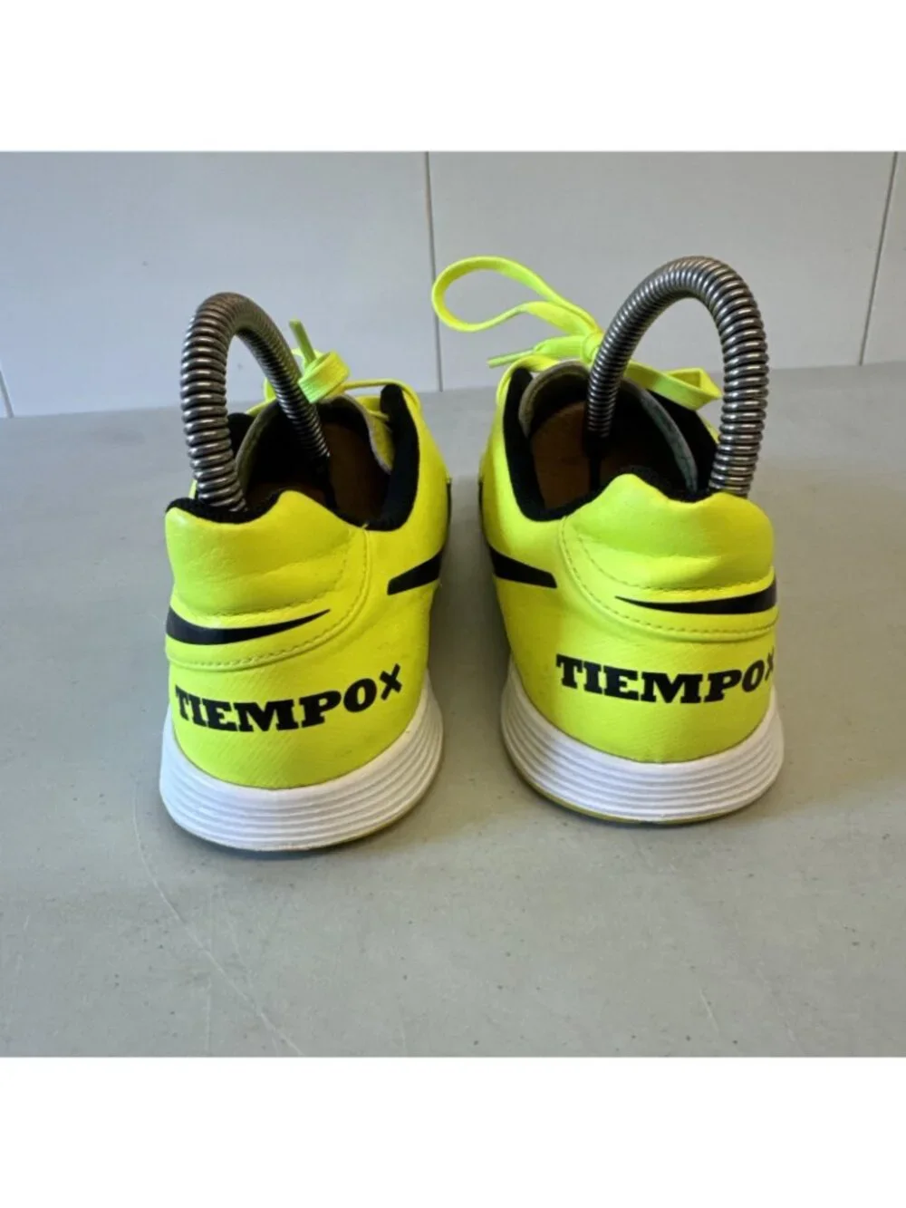 Nike Boys Tiempox Legend VI IC 819190 Yellow Casual Shoes‎ Sneakers Size 5.5 Y